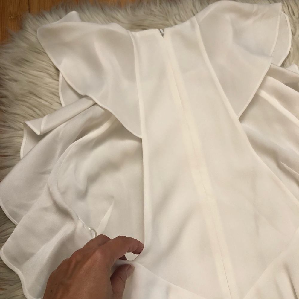 BCBG MAXAZRIA Jenni Ruffle Shoulder Racerback Chiffon White Shift Dress M NWT - Picture 10 of 14